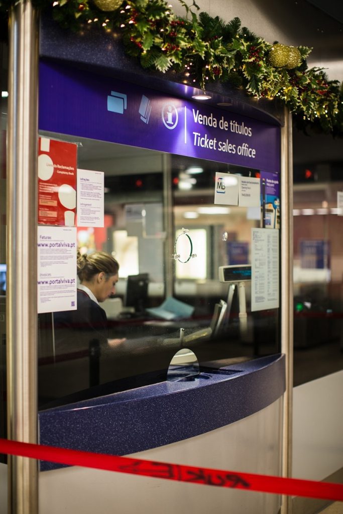 Lisbon airport Metro ticket counter