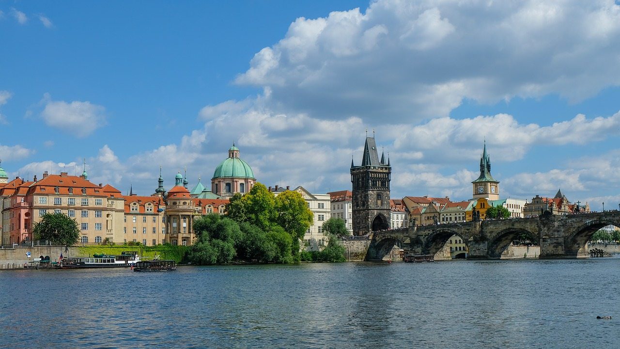 prague charles bridge