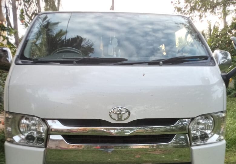 Colombo Airport Taxi (Minivan)
