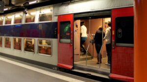 paris-rer-train