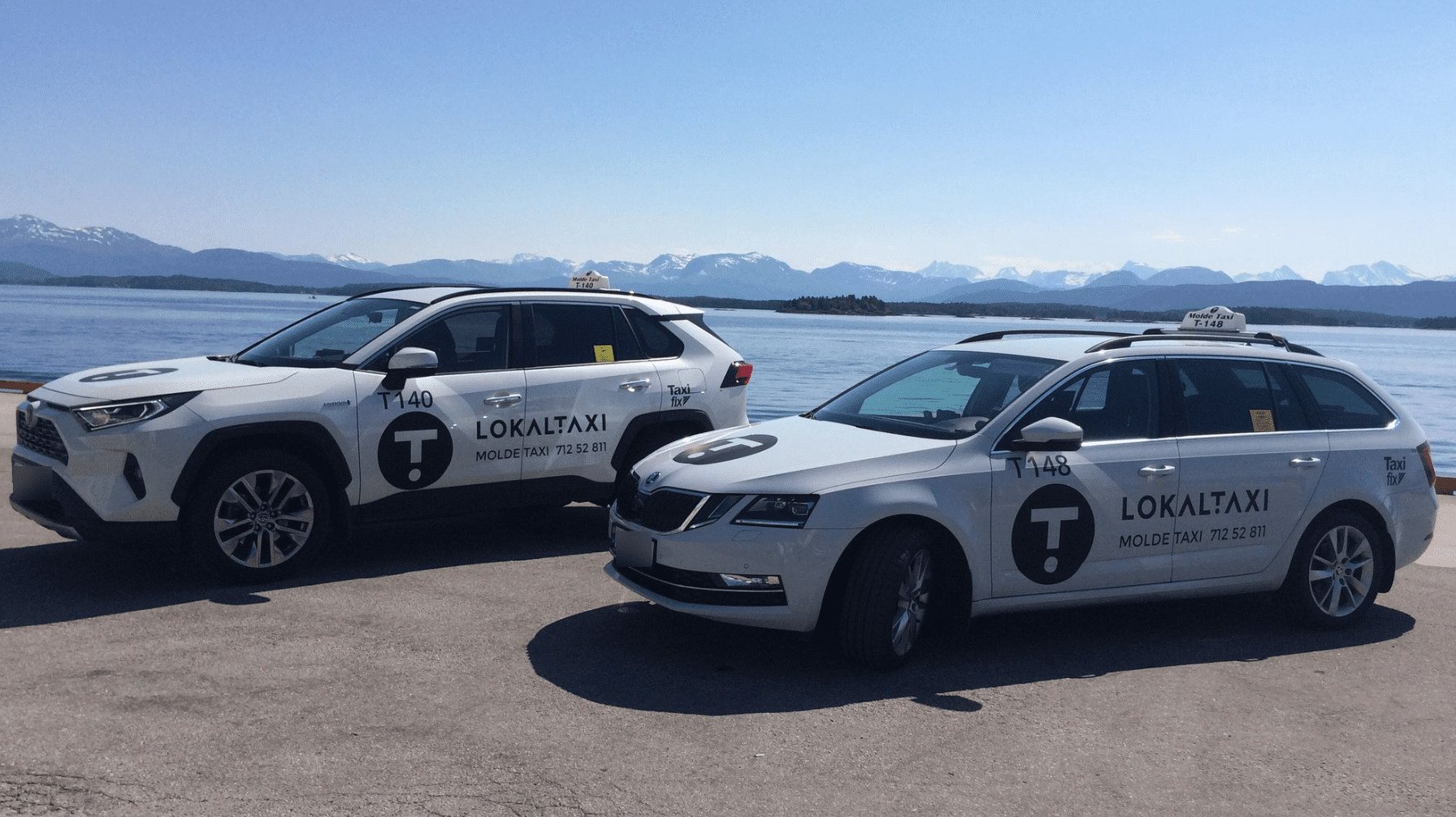 White Molde taxis.