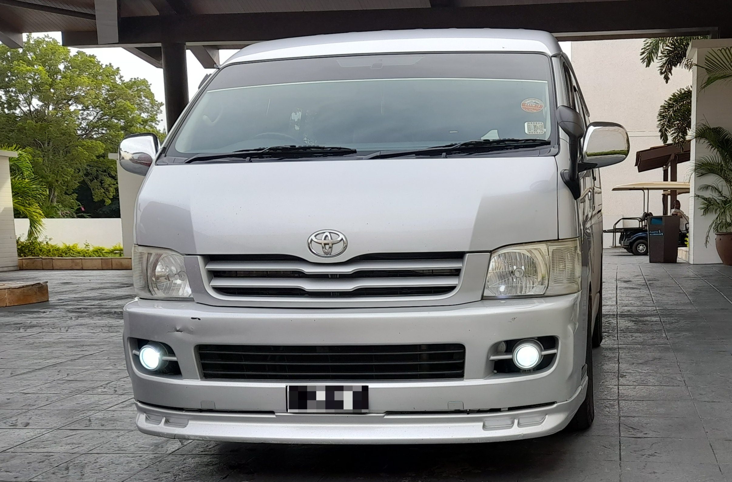 Gray St. Lucia Airport Taxi (Minivan)