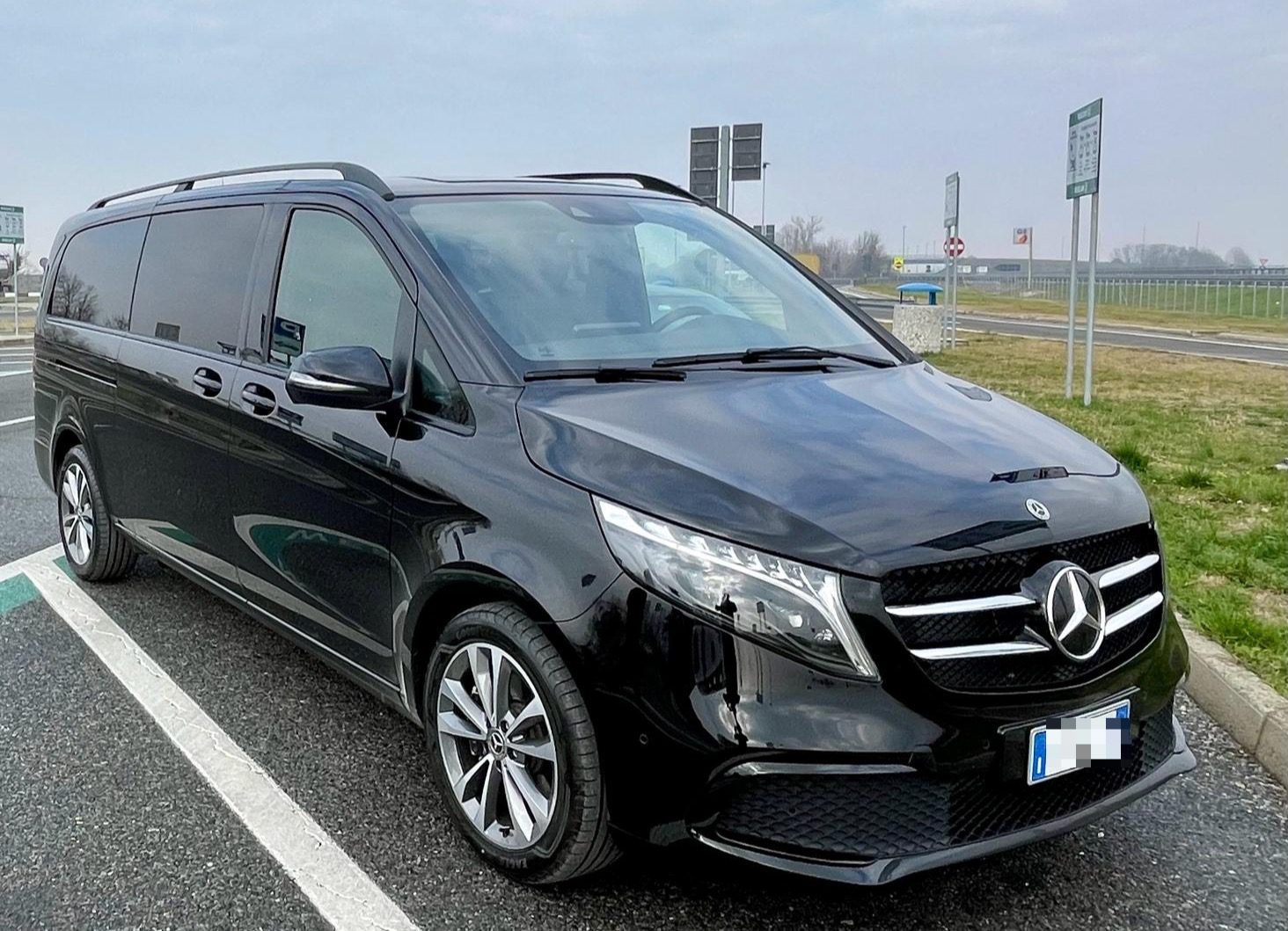 Genoa Airport Taxi (Minivan)