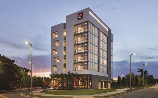 Outside view of the Radisson Red Miami Airport