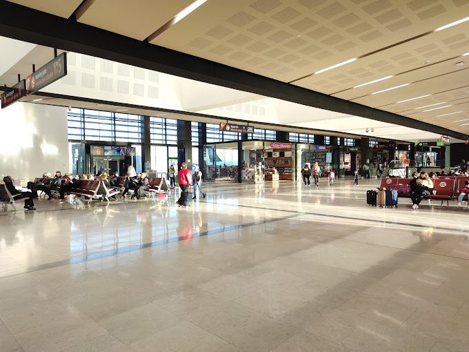 A view of the vast area with large bay windows through which passengers pass on their arrival at Tijuana Airport.