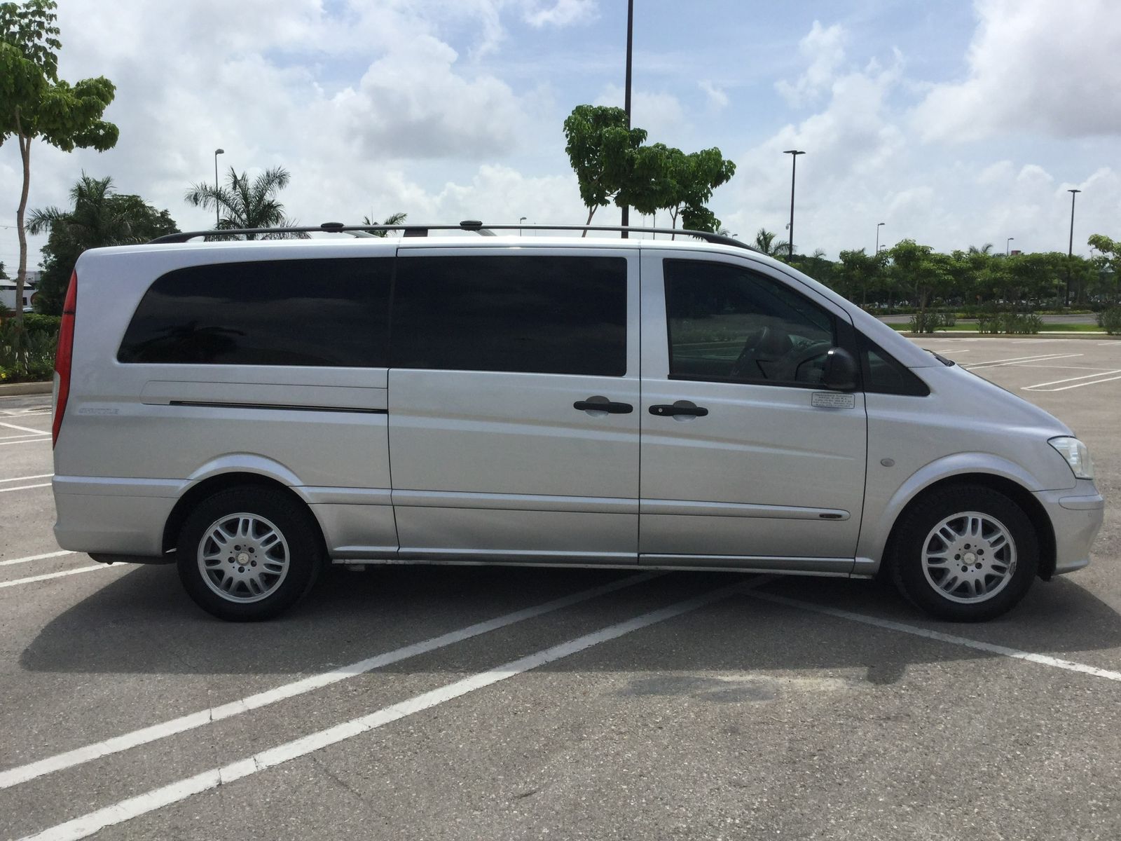 medira minivan