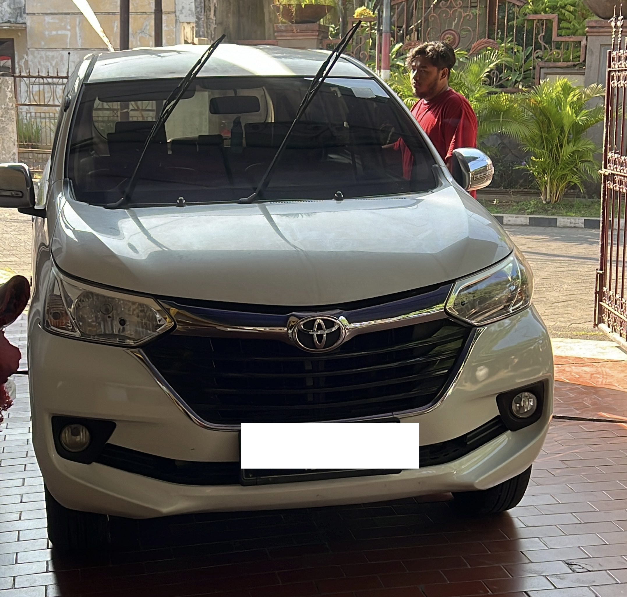 Surabaya minivan