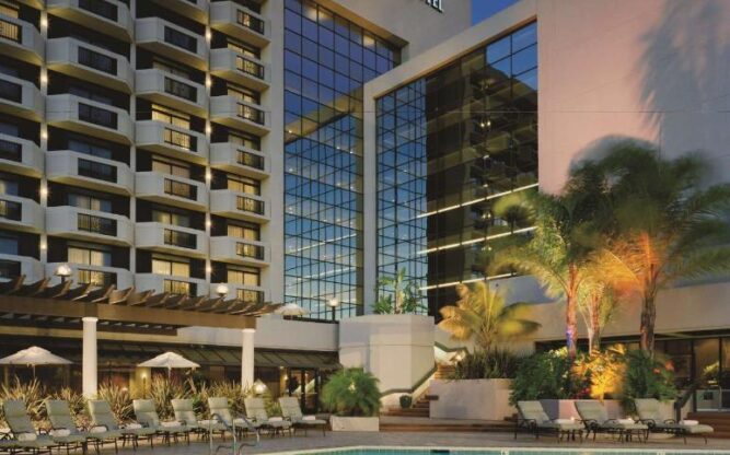 DoubleTree by Hilton Hotel SJC