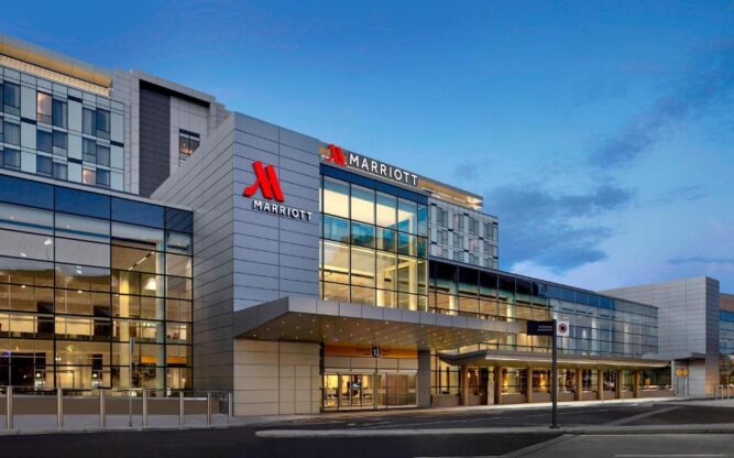 Calgary Airport Marriott In-Terminal Hotel