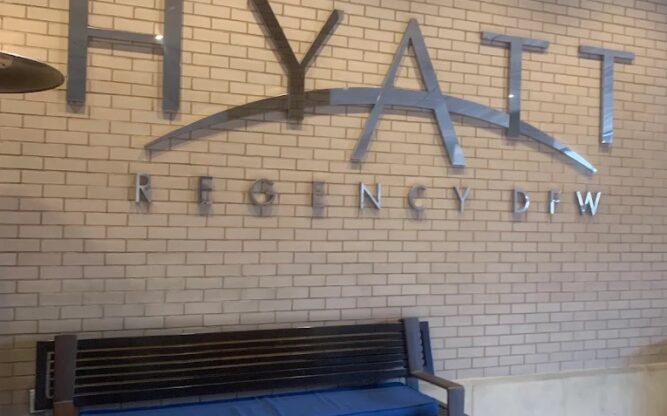 The entrance to the Hyatt Regency at Dallas Airport